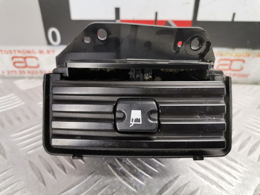 Подстаканник TOYOTA Sienna XL20 2003-2010