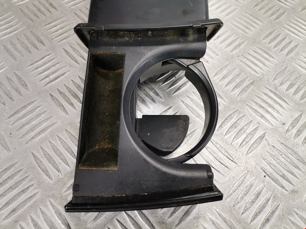 Подстаканник TOYOTA Sienna XL20 2003-2010