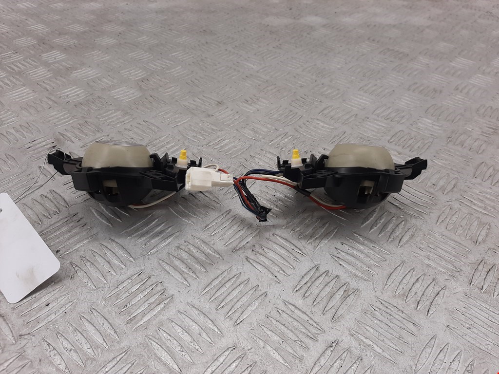 Плафон салонный (салона фонарь) INFINITI QX56/QX80 2004-2010