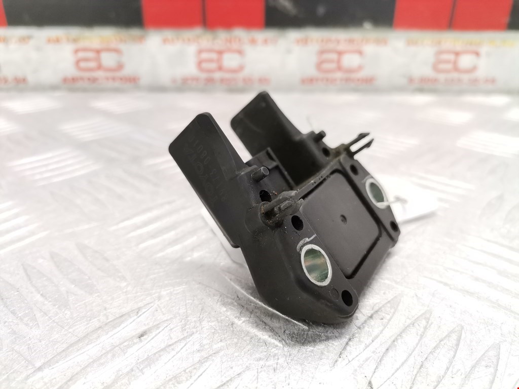 Датчик AIR BAG (подушек безопасности) TOYOTA Sienna XL20 2003-2010