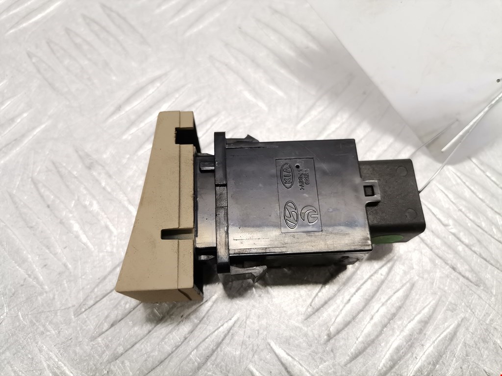 Кнопка антипробуксовочной системы Hyundai Santa Fe 2 (CM) (2005-2012)