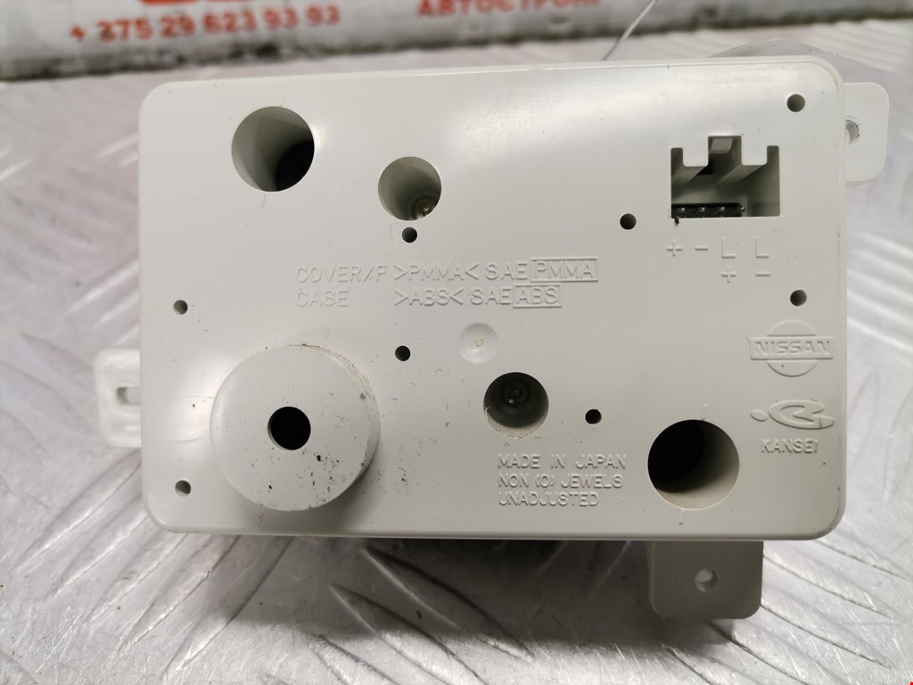 Часы INFINITI QX56/QX80 2004-2010