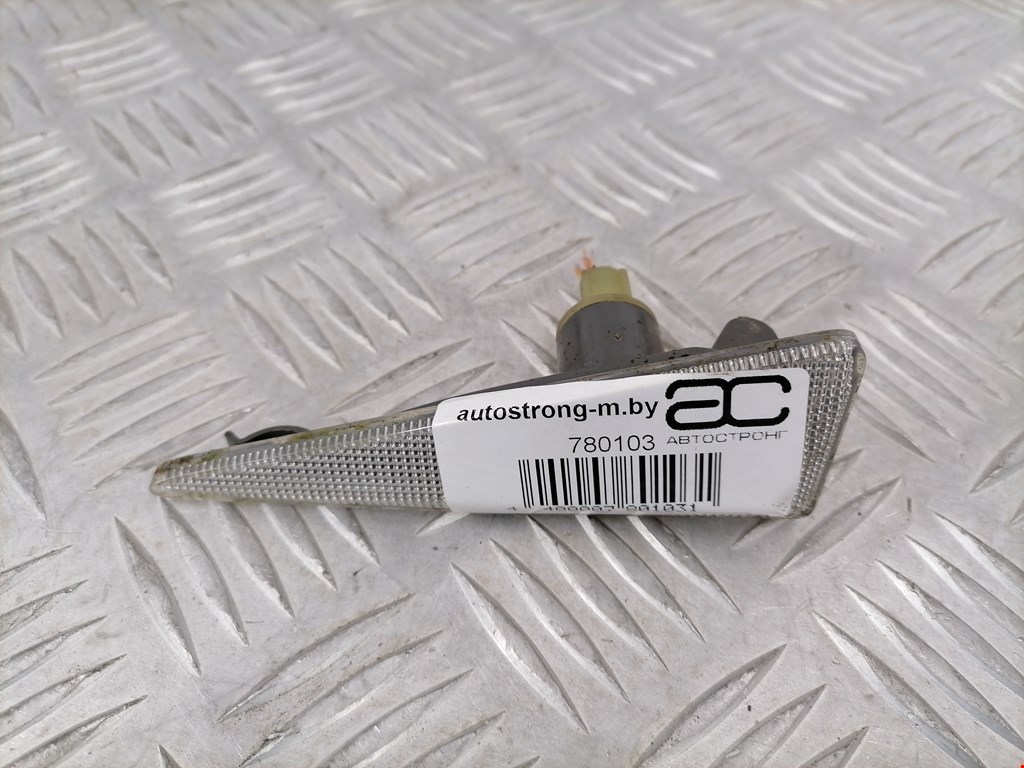 Повторитель на крыло RENAULT Scenic II 2003-2010