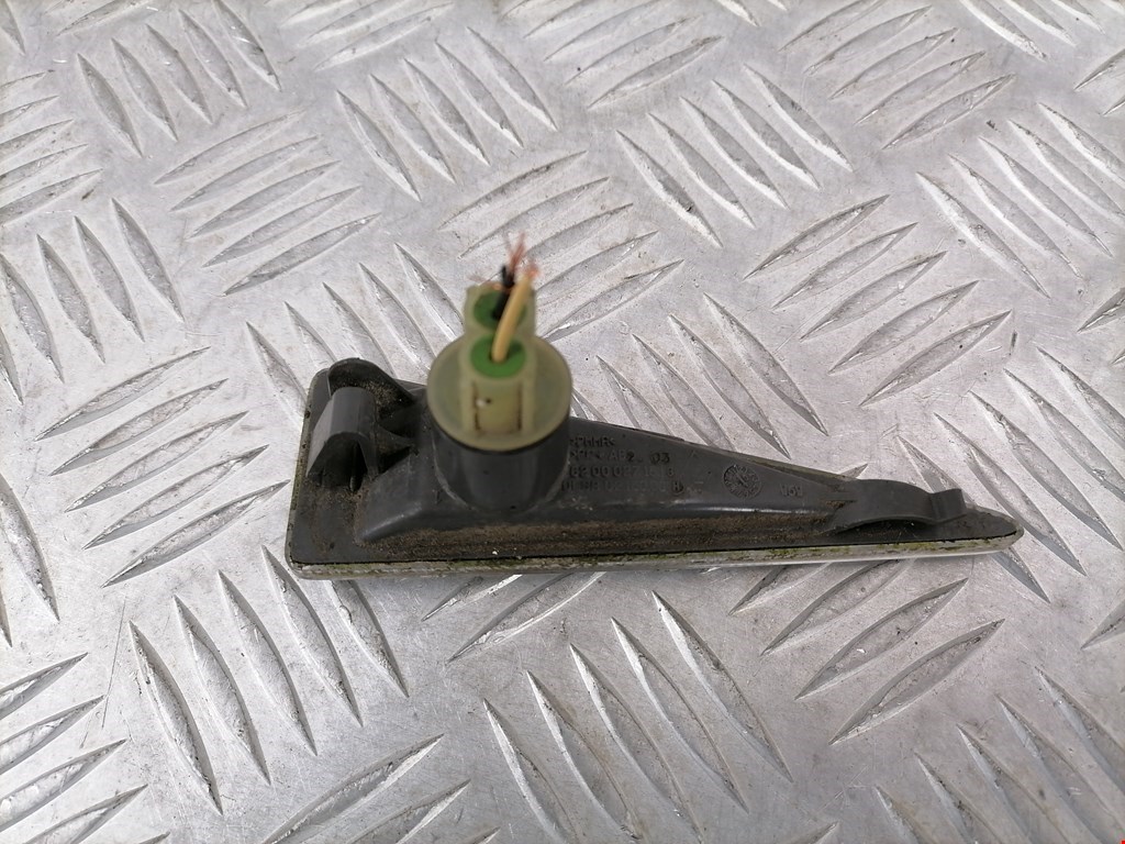 Повторитель на крыло RENAULT Scenic II 2003-2010