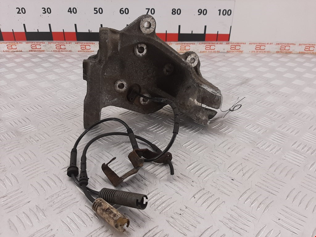 Кулак поворотный левый BMW 3-Series (E90/E91/E92/E93) (2004-2013)