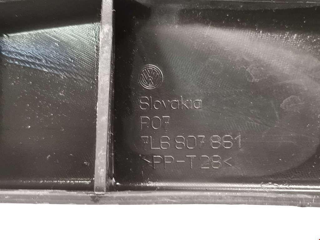 Кронштейн заднего бампера левый правый VOLKSWAGEN Touareg 2002-2010