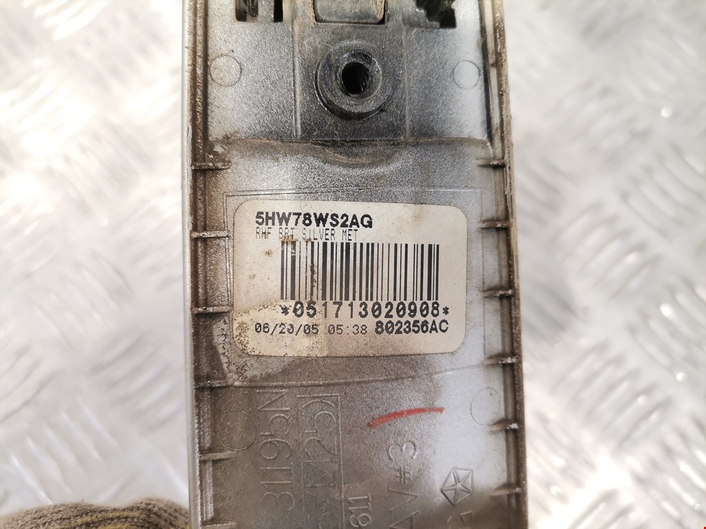 Ручка двери передней наружная правая JEEP Grand Cherokee WK 2004-2010