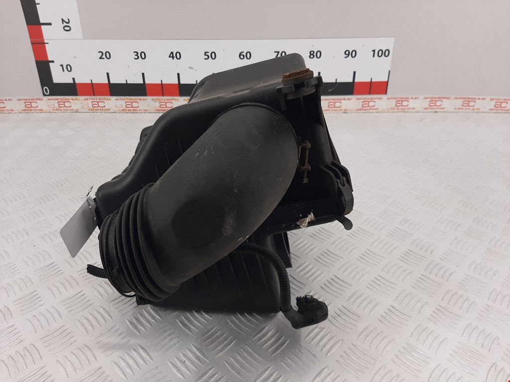 Корпус воздушного фильтра KIA Sorento 2002-2009