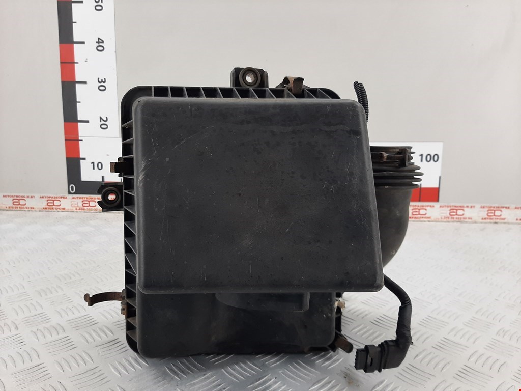 Корпус воздушного фильтра KIA Sorento 2002-2009