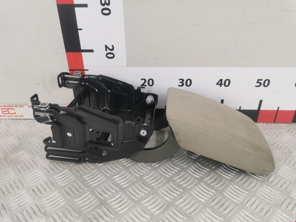 Подлокотник в салон AUDI A4 B8 2007-2015