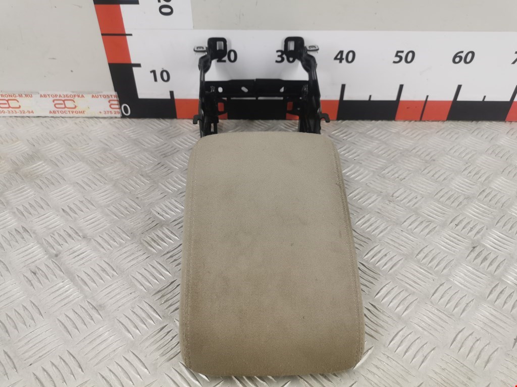 Подлокотник в салон AUDI A4 B8 2007-2015