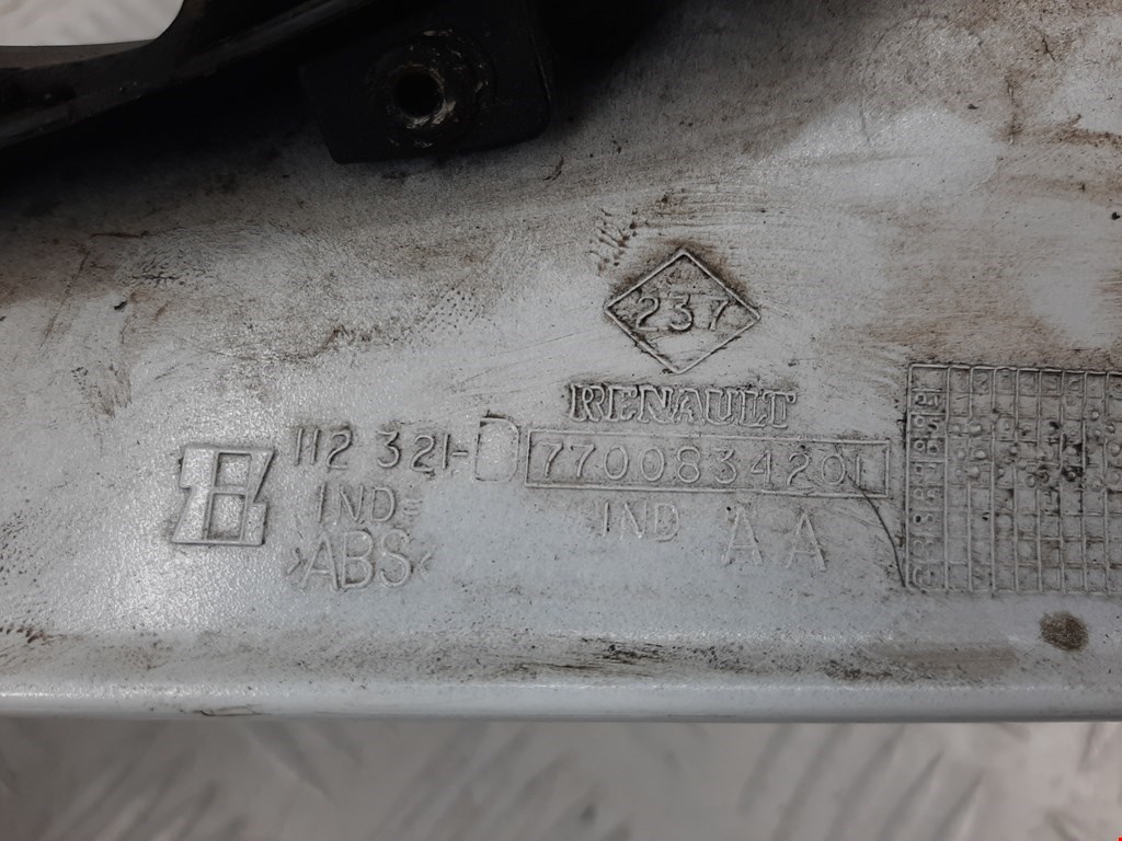 Решетка радиатора RENAULT Megane I 1996-2002