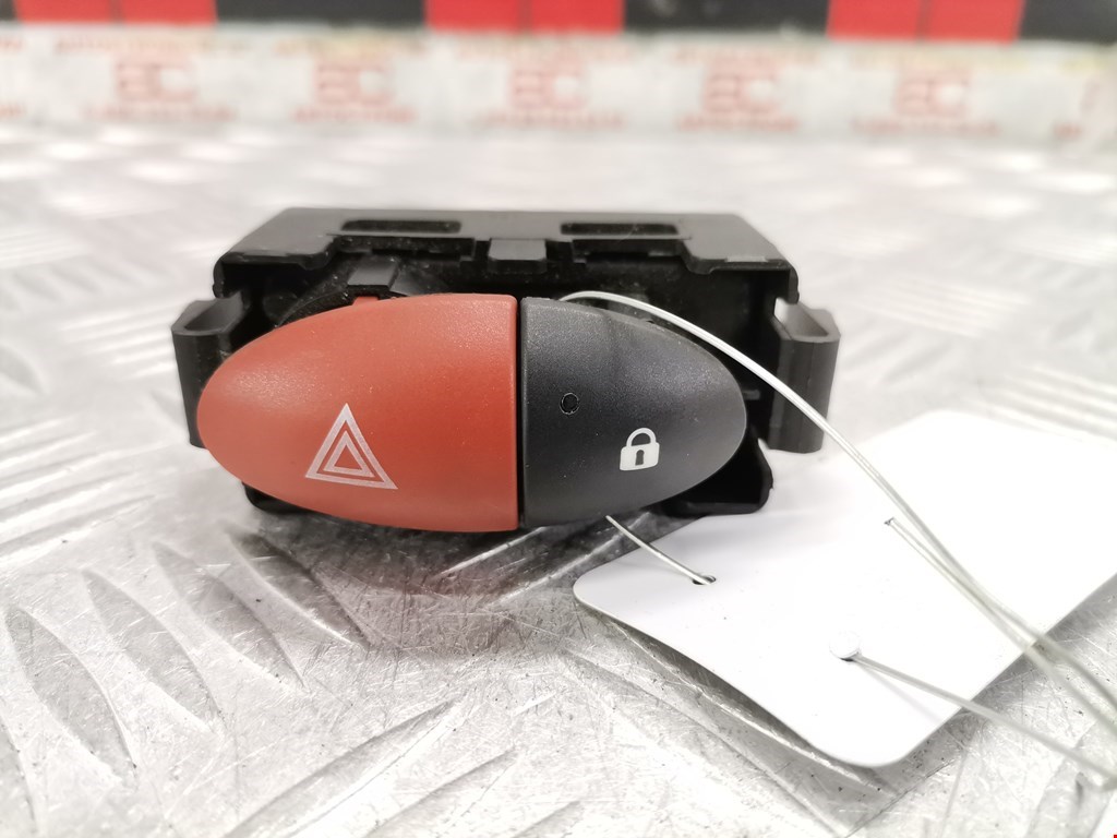 Кнопка аварийной сигнализации (аварийки) RENAULT Twingo 2007-2014