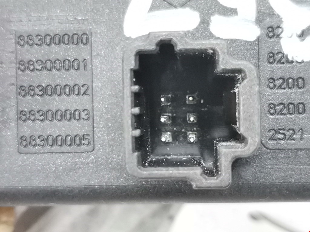 Кнопка аварийной сигнализации (аварийки) RENAULT Twingo 2007-2014