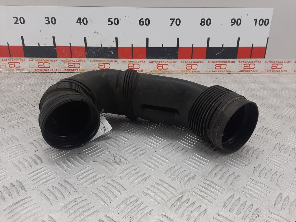 Патрубок воздушного фильтра VOLKSWAGEN Touareg 2002-2010