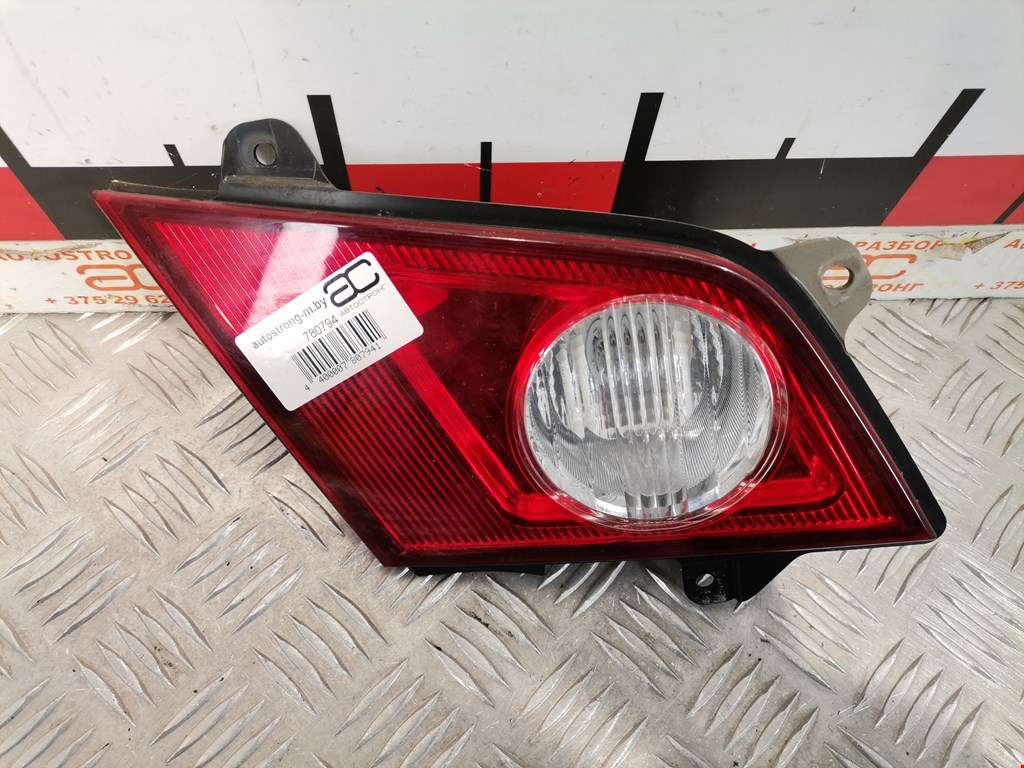 Фонарь задний внутренний левый INFINITI M 2005-2010