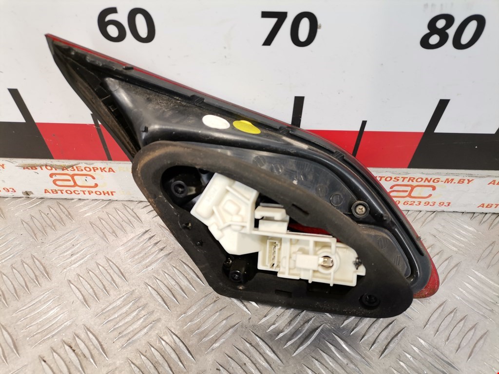 Фонарь задний внутренний правый OPEL Astra J 2009-2017