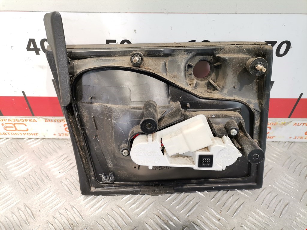 Фонарь задний внутренний правый LEXUS LS UCF20 1997-2000