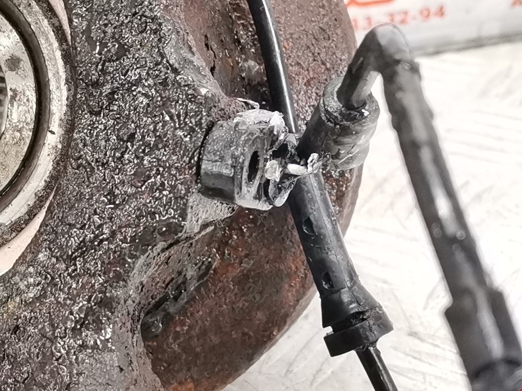 Ступица передняя левая LAND ROVER Range Rover 2002-2012