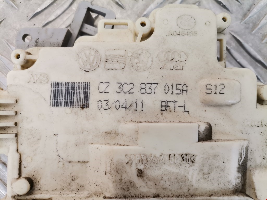 Замок двери передней левой VOLKSWAGEN Passat B7 2011-2015