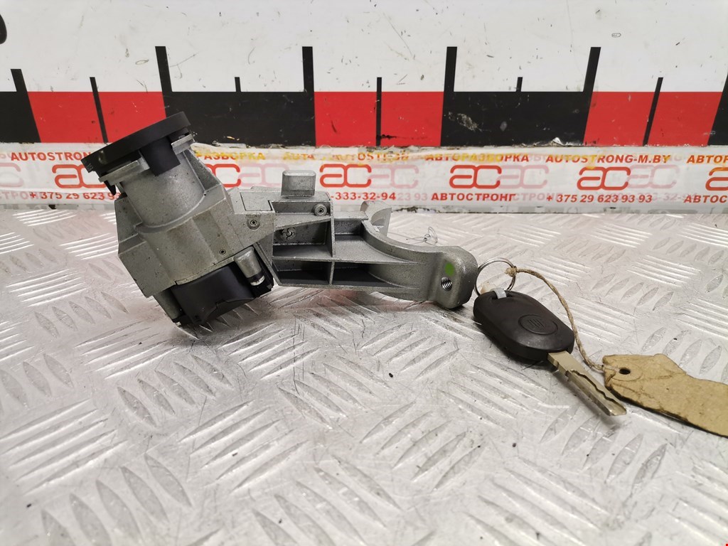 Замок зажигания FIAT 500L 2012-н.в.