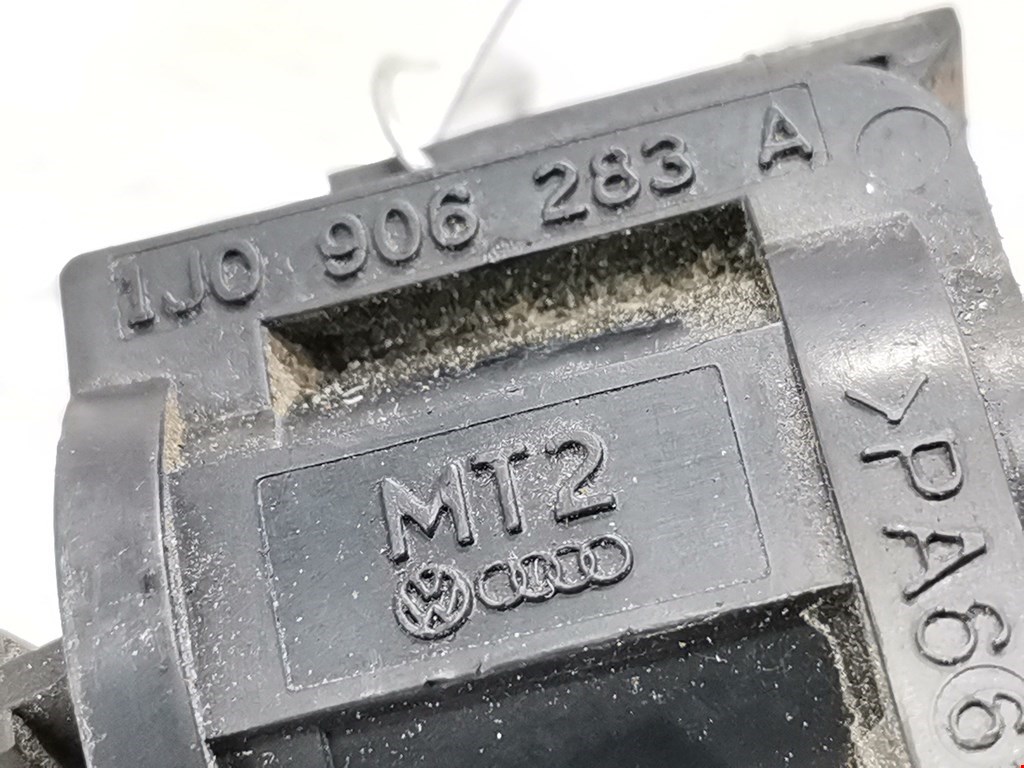 Клапан электромагнитный AUDI A4 B6 2001-2005