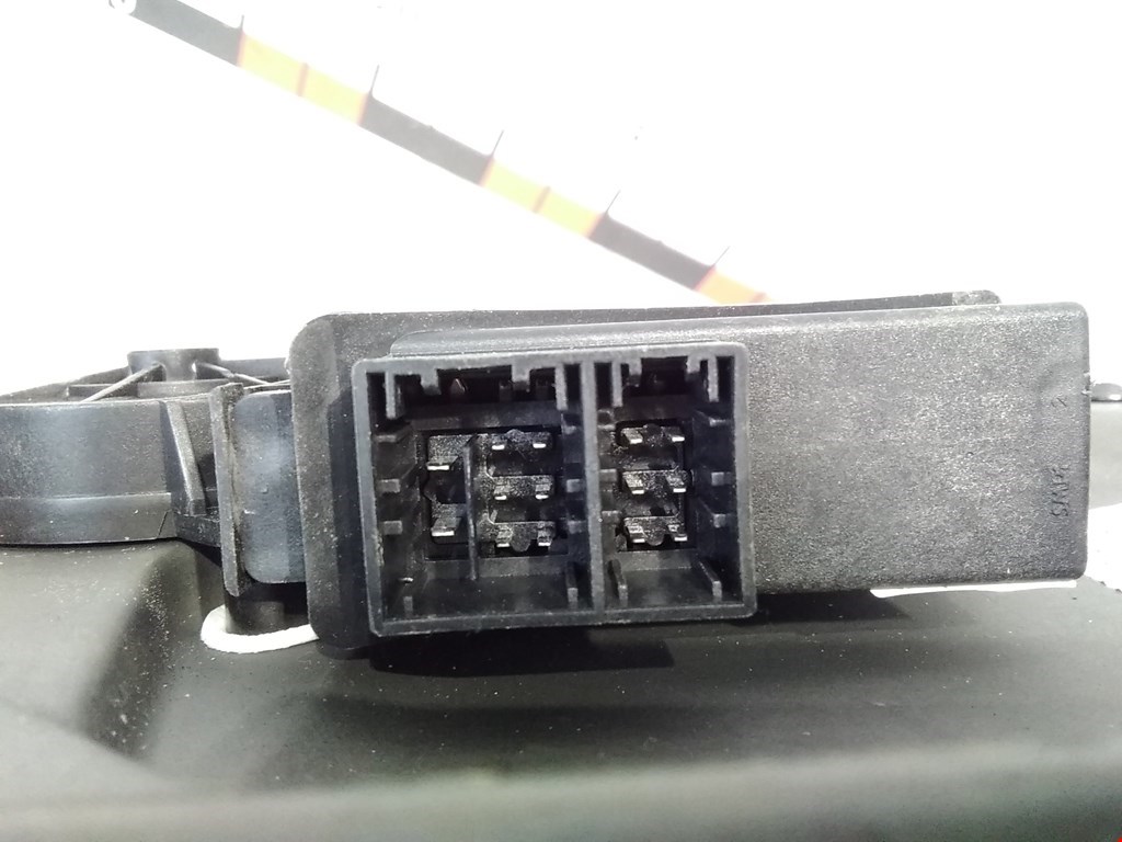 Стеклоподъемник передний правый SKODA Roomster 2006-2015