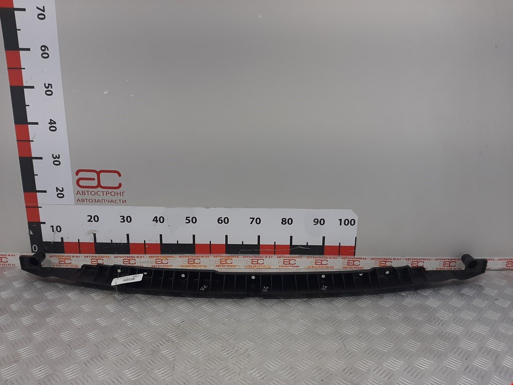 Кронштейн заднего бампера центральный VOLKSWAGEN Touareg 2002-2010