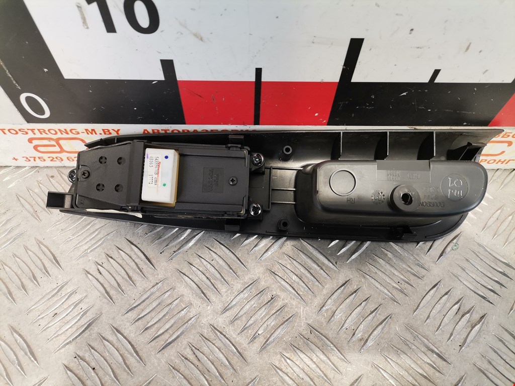 Блок управления стеклоподъемниками TOYOTA Corolla E120 2001-2006