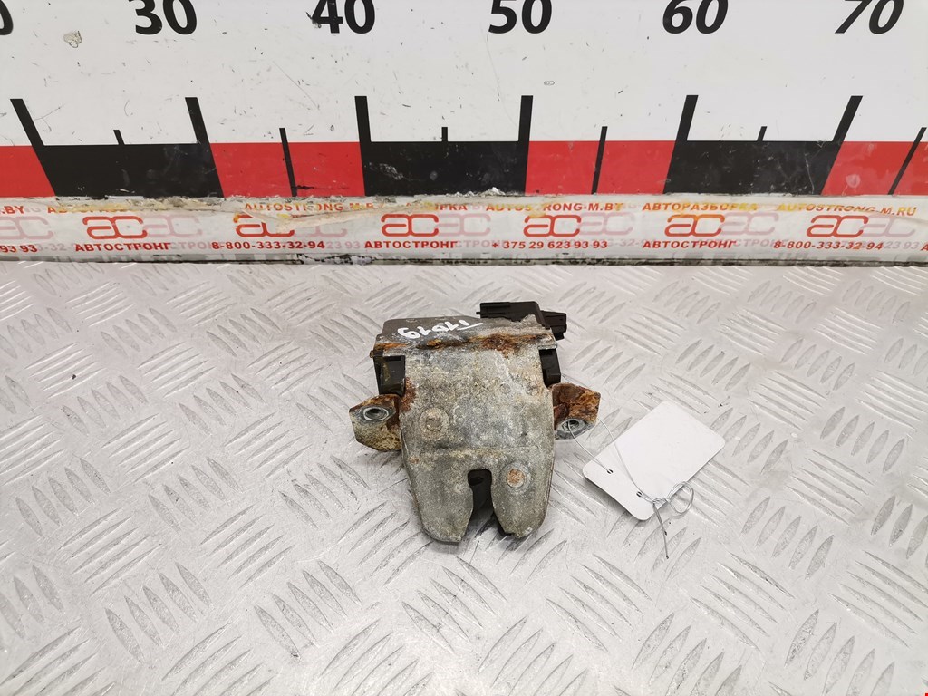 Замок багажника (крышки двери) MERCEDES-BENZ C-Class C-klasse W203 2000-2007