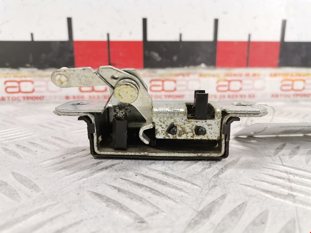 Замок багажника (крышки двери) SEAT Ibiza 2002-2008