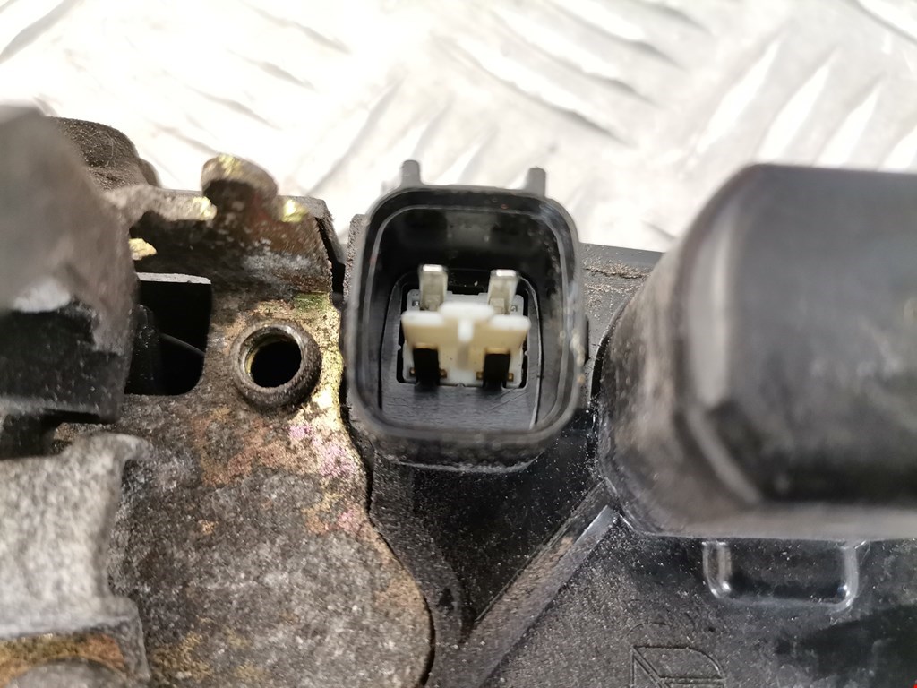 Замок двери передней левой DODGE Magnum 2003-2008