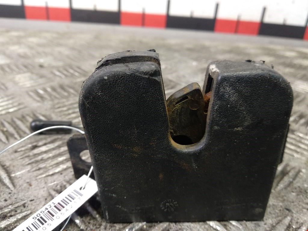 Замок двери задней правой VOLKSWAGEN Caddy III 2004-2015