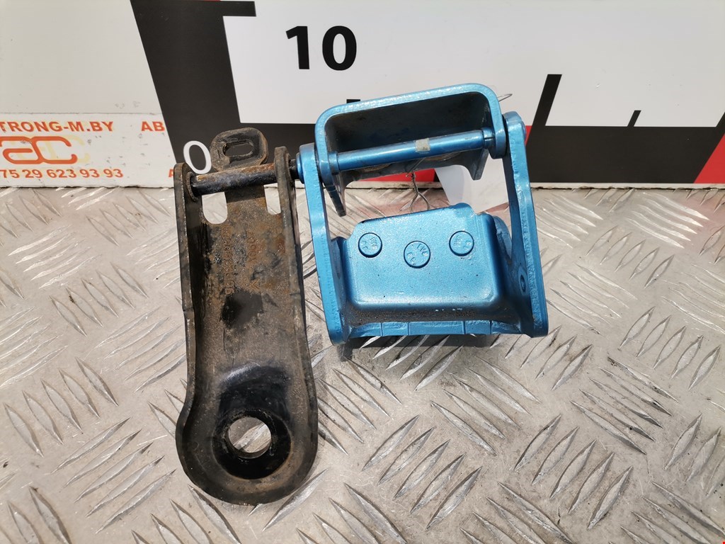 Петля крышки (двери) багажника Citroen C4 Picasso 1 (2006-2013)