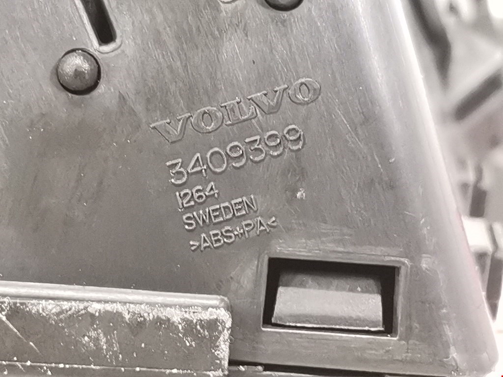 Дефлектор воздушный VOLVO XC90 2002-2014