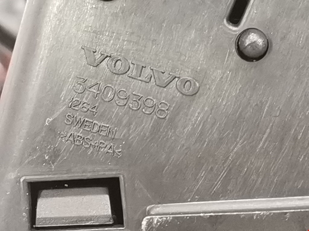 Дефлектор воздушный VOLVO XC90 2002-2014