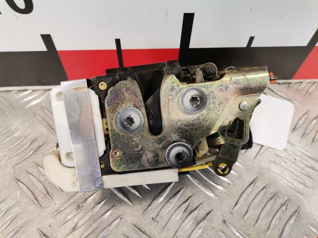 Замок двери передней левой CHEVROLET TrailBlazer 2001-2008