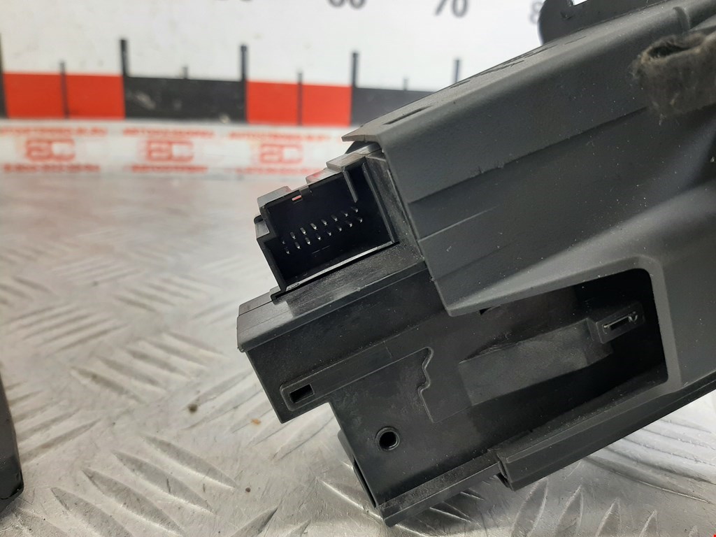 Замок зажигания VOLKSWAGEN Passat B7 2011-2015