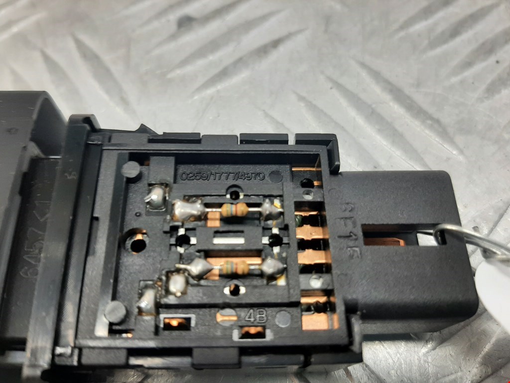 Кнопка включения противотуманных фар KIA Sportage II 2004-2010