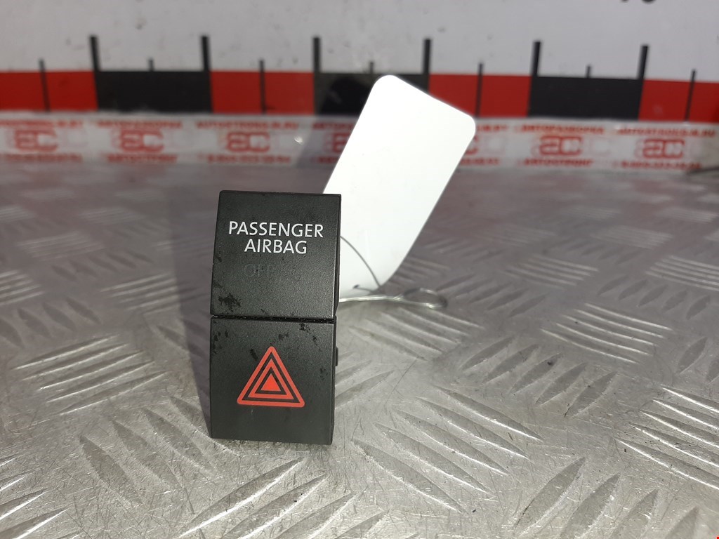 Кнопка аварийной сигнализации (аварийки) SEAT Toledo 2012-2019