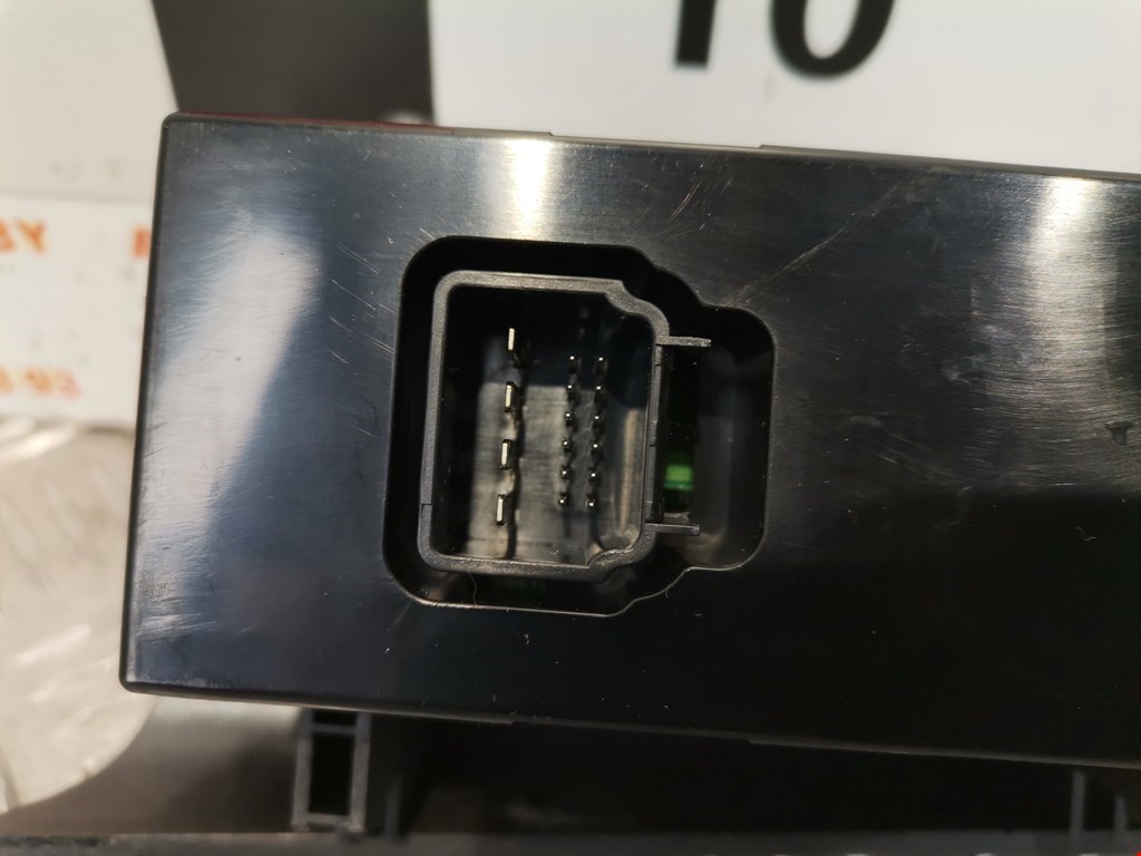 Блок управления стеклоподъемниками KIA Carnival II 2006-2014