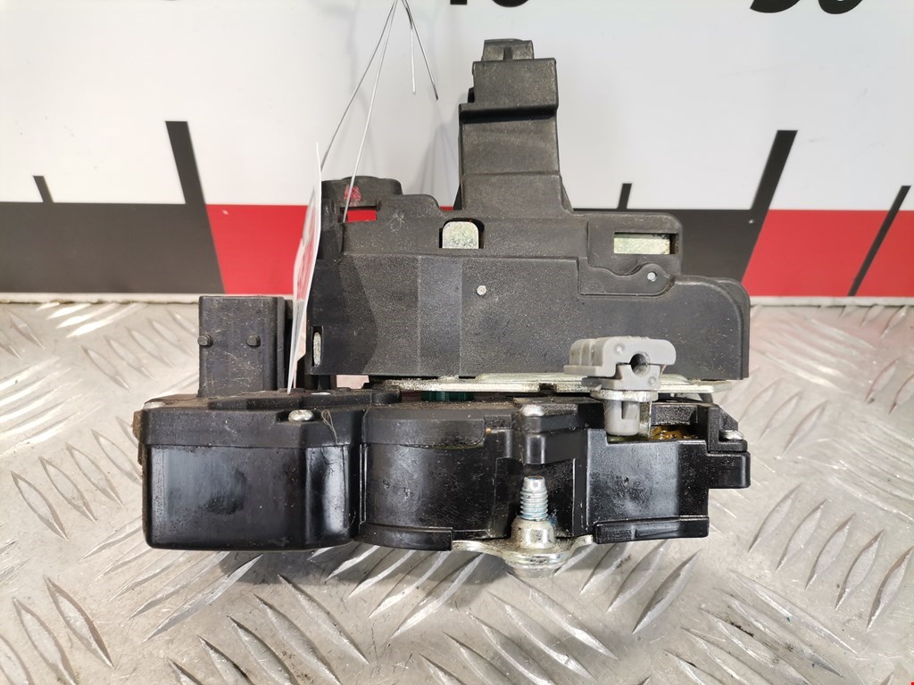 Замок двери задней правой CHEVROLET Captiva 2006-2010