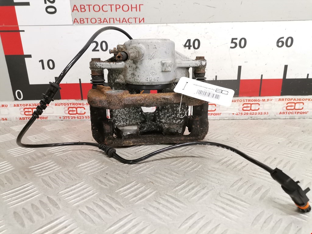 Суппорт передний правый MERCEDES-BENZ C-Class C-klasse W204 2007-2015