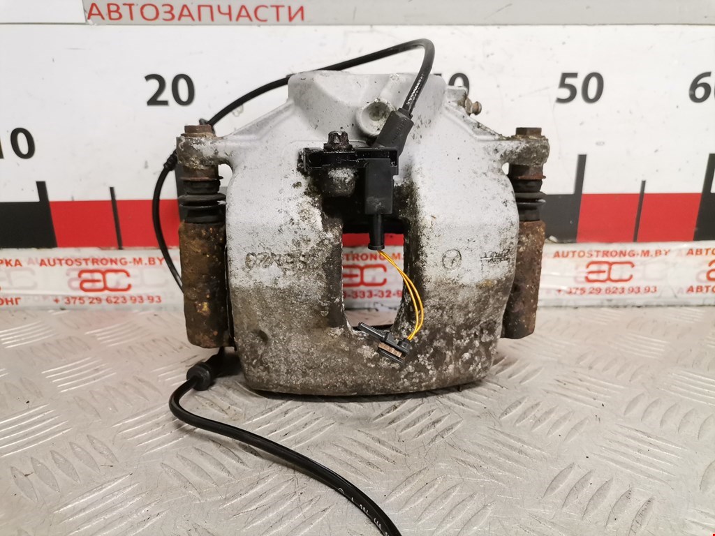 Суппорт передний правый MERCEDES-BENZ C-Class C-klasse W204 2007-2015