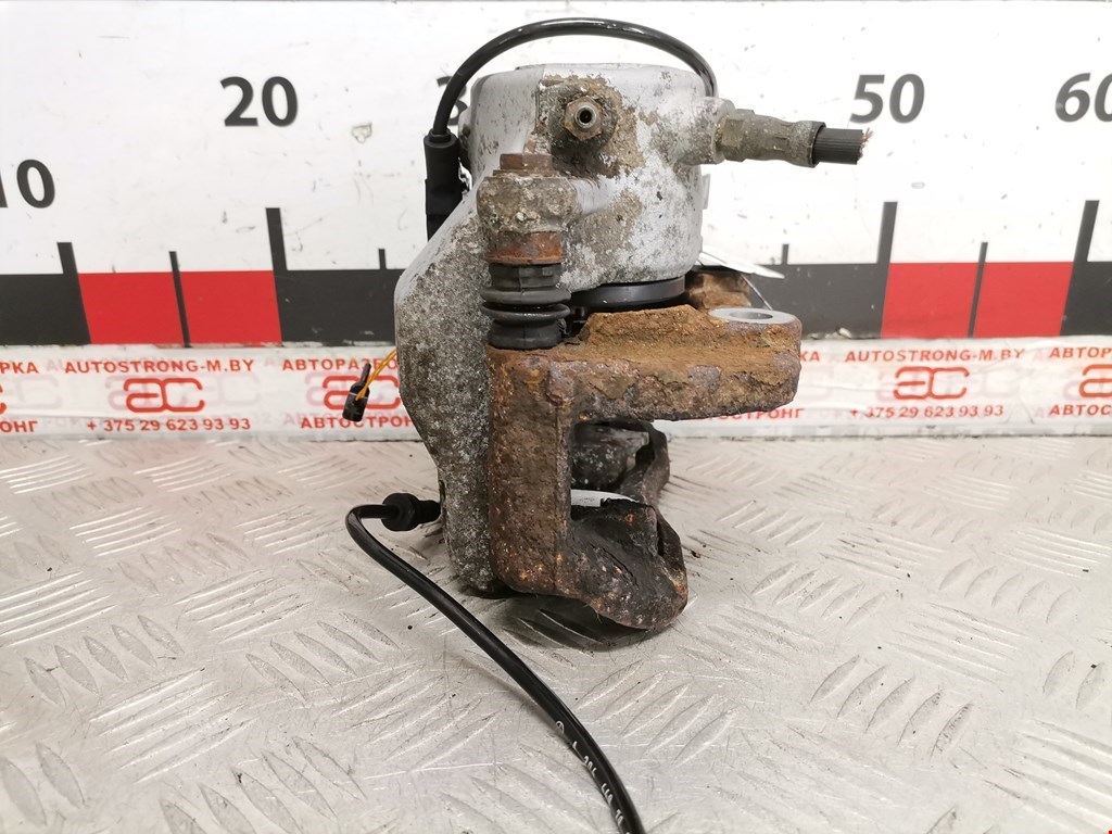 Суппорт передний правый MERCEDES-BENZ C-Class C-klasse W204 2007-2015