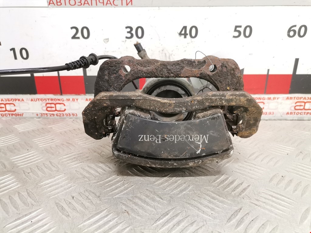 Суппорт передний правый MERCEDES-BENZ C-Class C-klasse W204 2007-2015