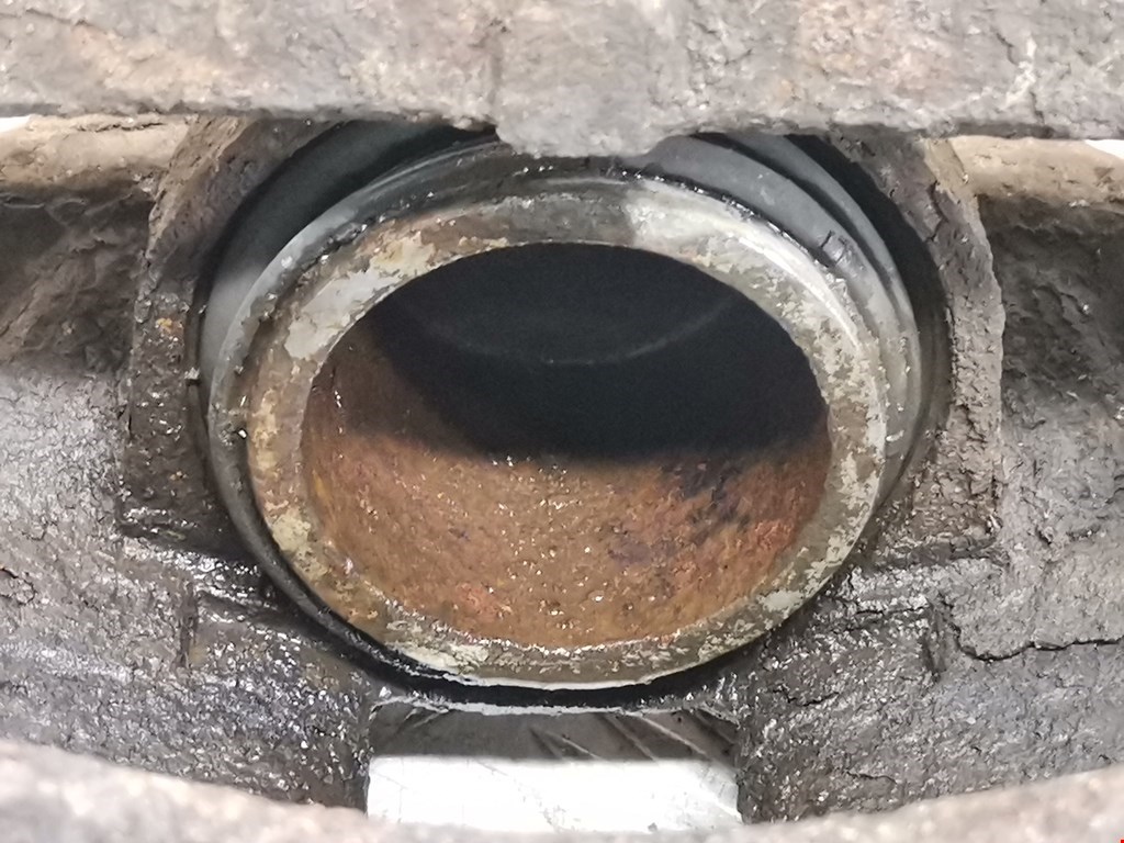 Суппорт передний правый HONDA CR-V III 2007-2012