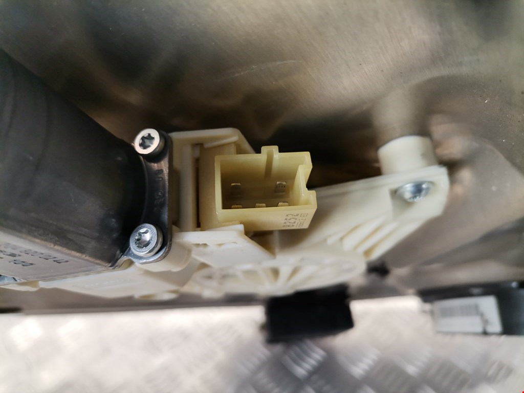 Стеклоподъемник передний правый MERCEDES-BENZ C-Class C-klasse W204 2007-2015