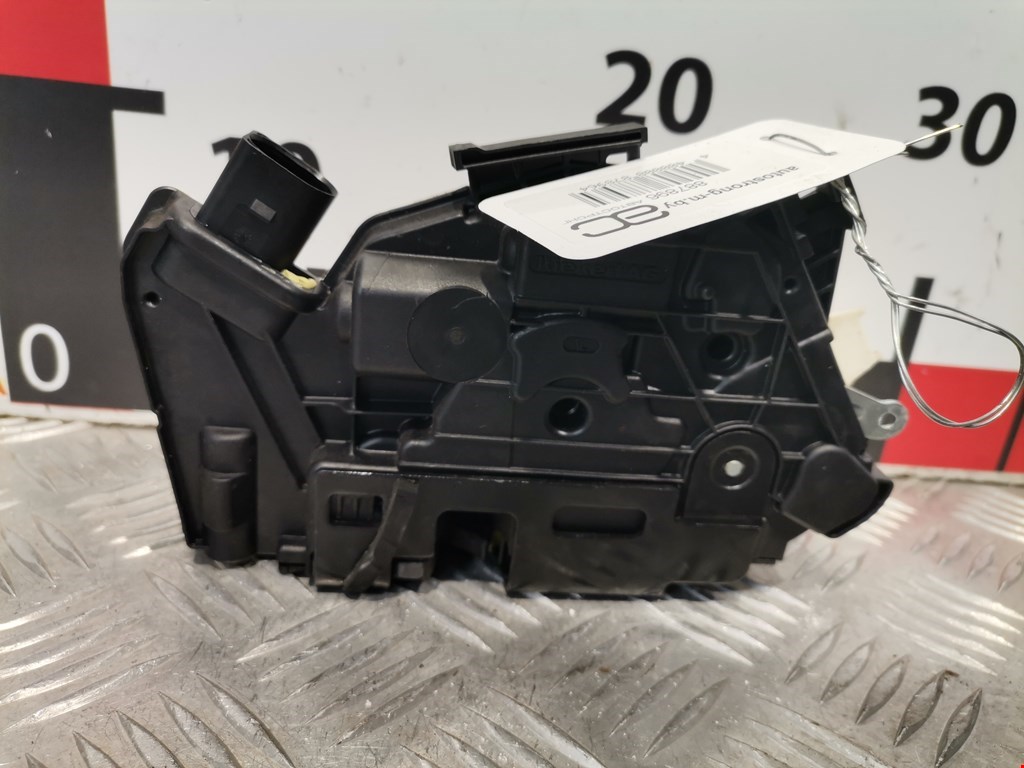 Замок двери передней левой SKODA Superb 2008-2015