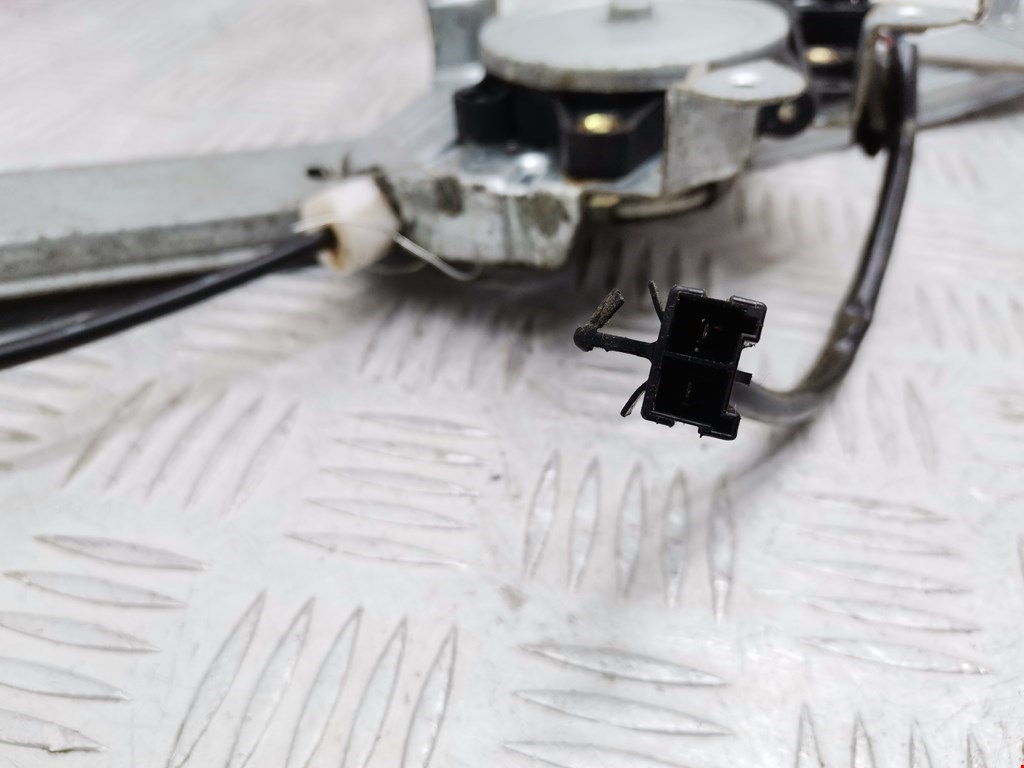 Стеклоподъемник задний левый NISSAN Navara II D22 1997-2004